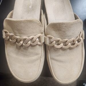 Vionic Beige Chain Detail Women's Loafers